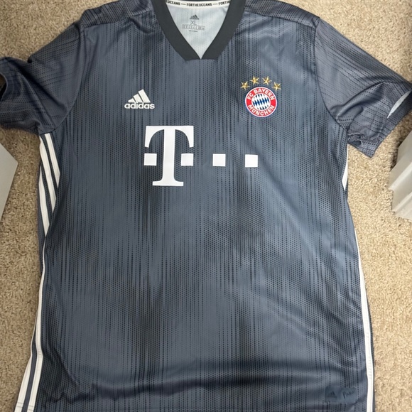 Thomas Müller Bayern Munich Jersey Men’s XL - Picture 1 of 4